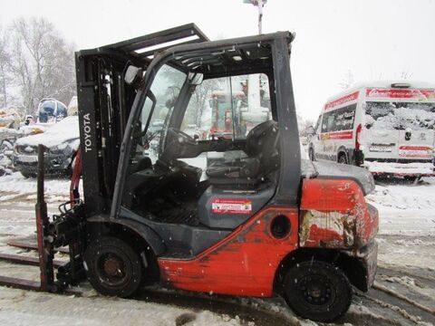 Toyota 8FDF25 - Triplex 4,7m -Zinkenversteller+Seitensc 2