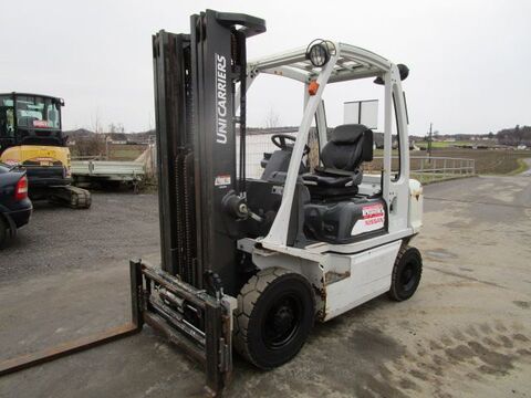 UniCarriers 2,5 Ton. - Triplex-FH 4,75m + Zinkenversteller+S