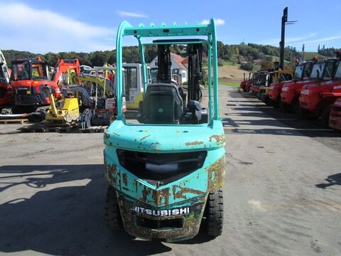 Mitsubishi 2,5 Ton.- Triplex 4,7m - Zinkenversteller + Seit 2