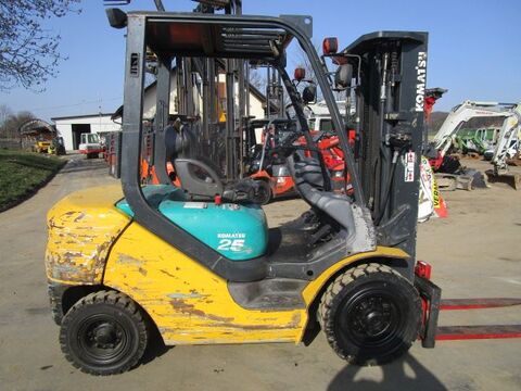 Komatsu FD25T - Triplex-Freihub 4,70m + Seitenschieber 2