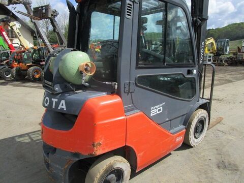 Toyota 06-8FG20F - GAS Triplex-FH 6,5m - Zinkenverstell 2