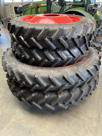 BKT Agrimax RT995  300/95 R52 + 270/95 R38