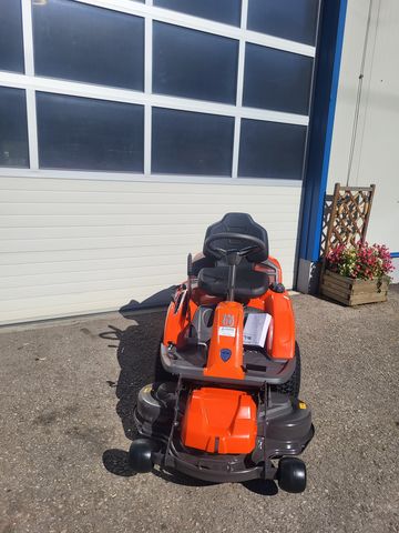 Husqvarna Rider R 214TC