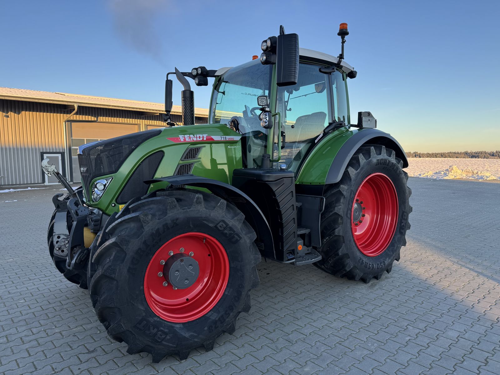 Fendt 718 Vario Profi+ 1