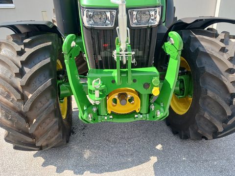John Deere 5105M PowrQuad Plus 