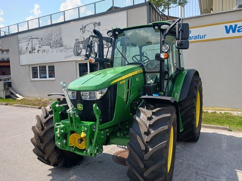 John Deere 5105M PowrQuad Plus