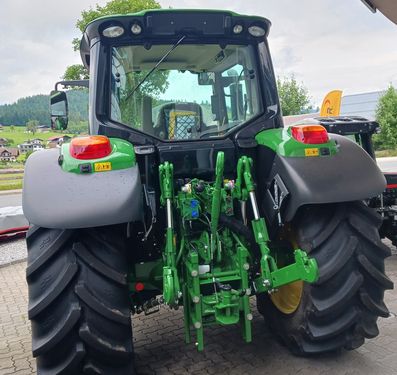 John Deere 6090M Select