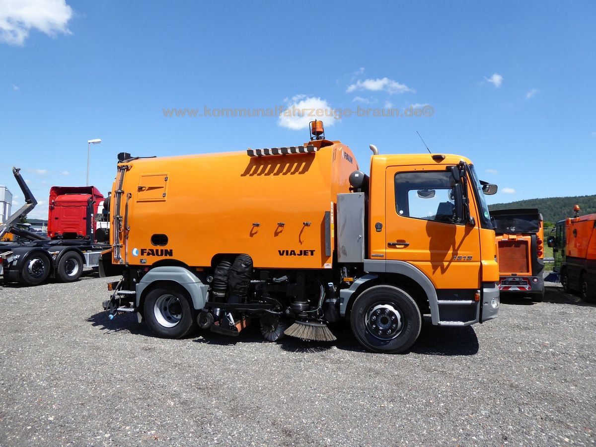 Mercedes MB Atego 1618 BlueTec 5 Kehrmaschine mit Aufbaum 2