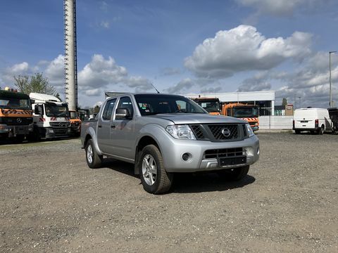 Nissan Navara 2,5 DCi 4x4 DoKa aus 1-Hand ( Behördenfa