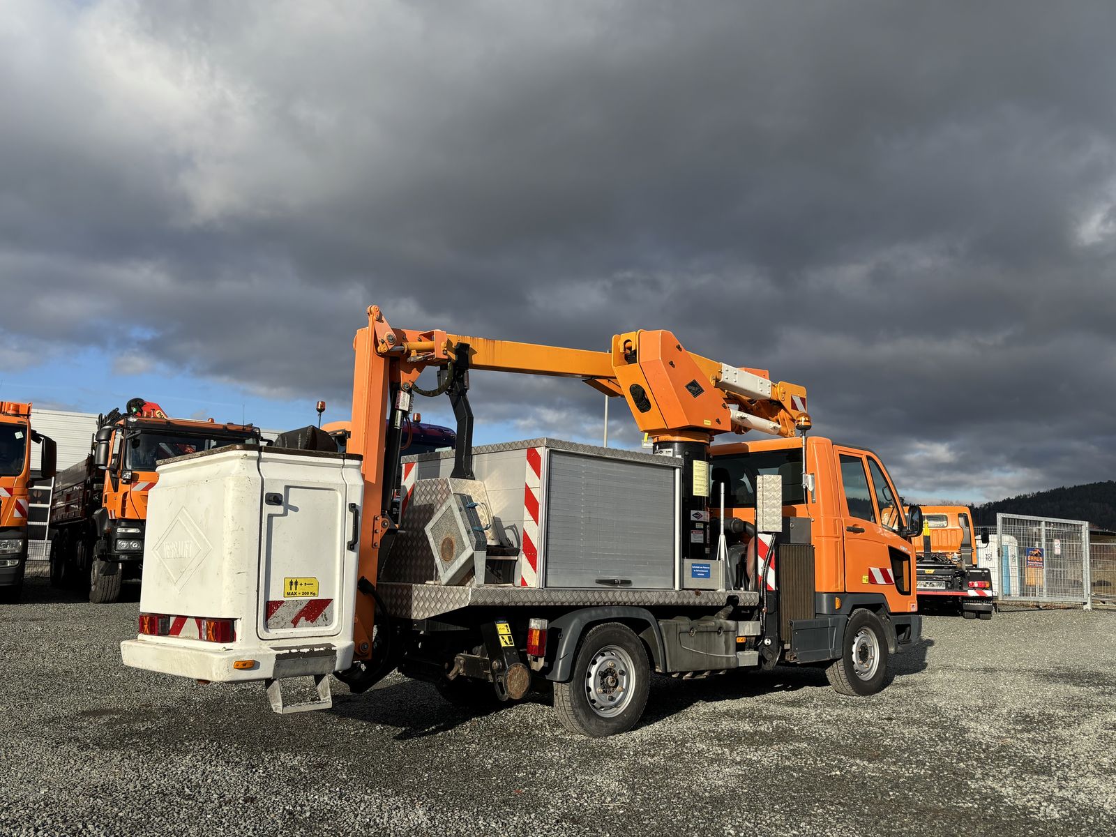 Multicar M30 4x4 Arbeitsbühne + 3. S-Kipper 3