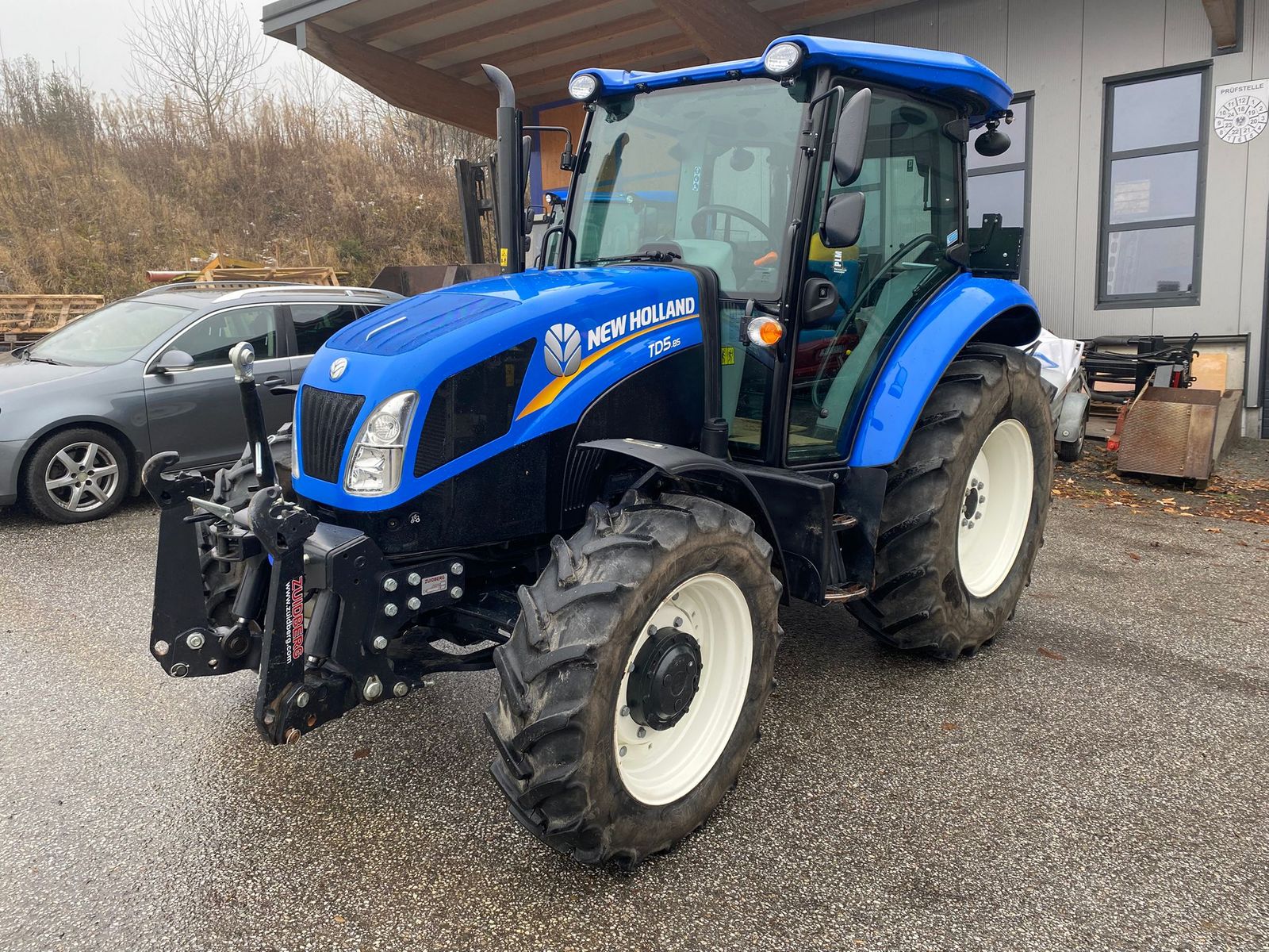 New Holland TD5.85 (Tier 4A) 1
