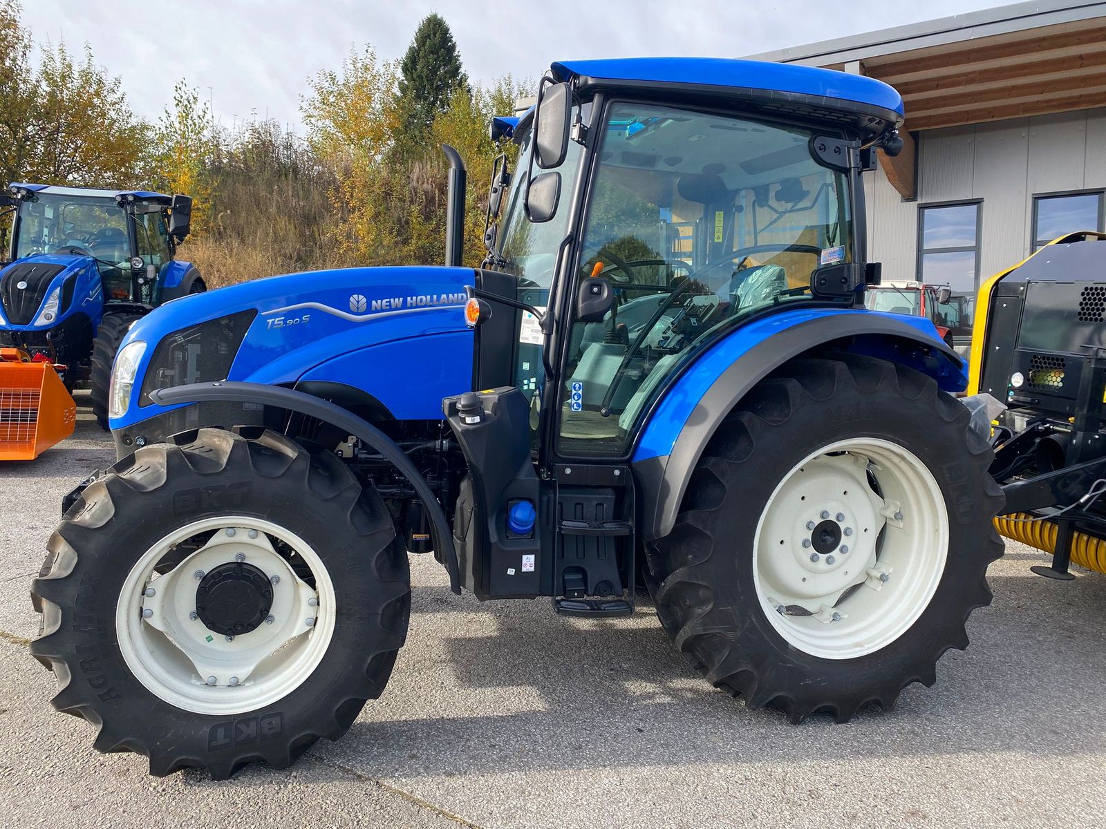 New Holland T5.90S Synchro Shuttle 2