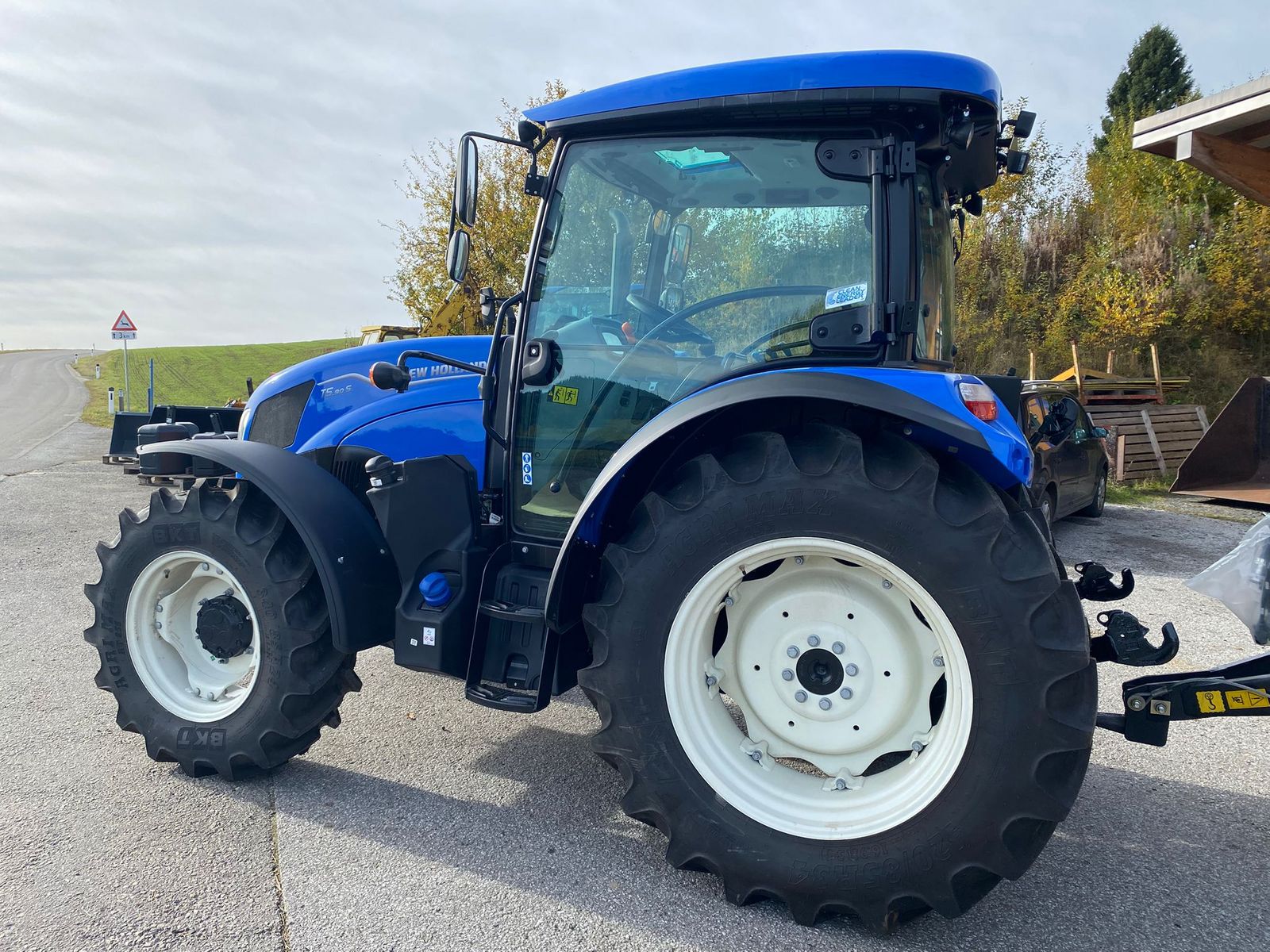 New Holland T5.90S Synchro Shuttle 3