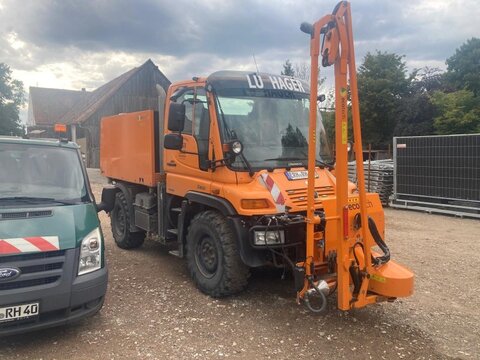Mercedes Unimog U 405 Gießaufbau 2