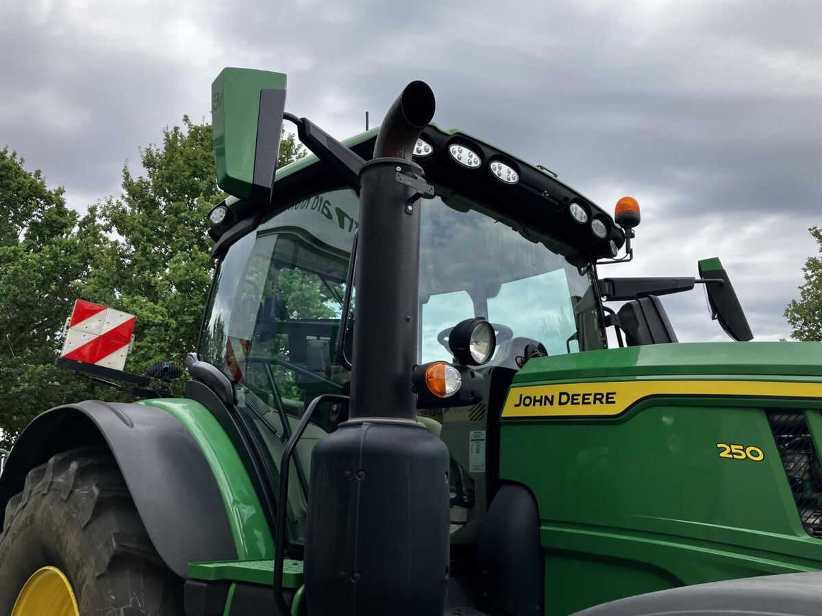 John Deere 6R 250 2