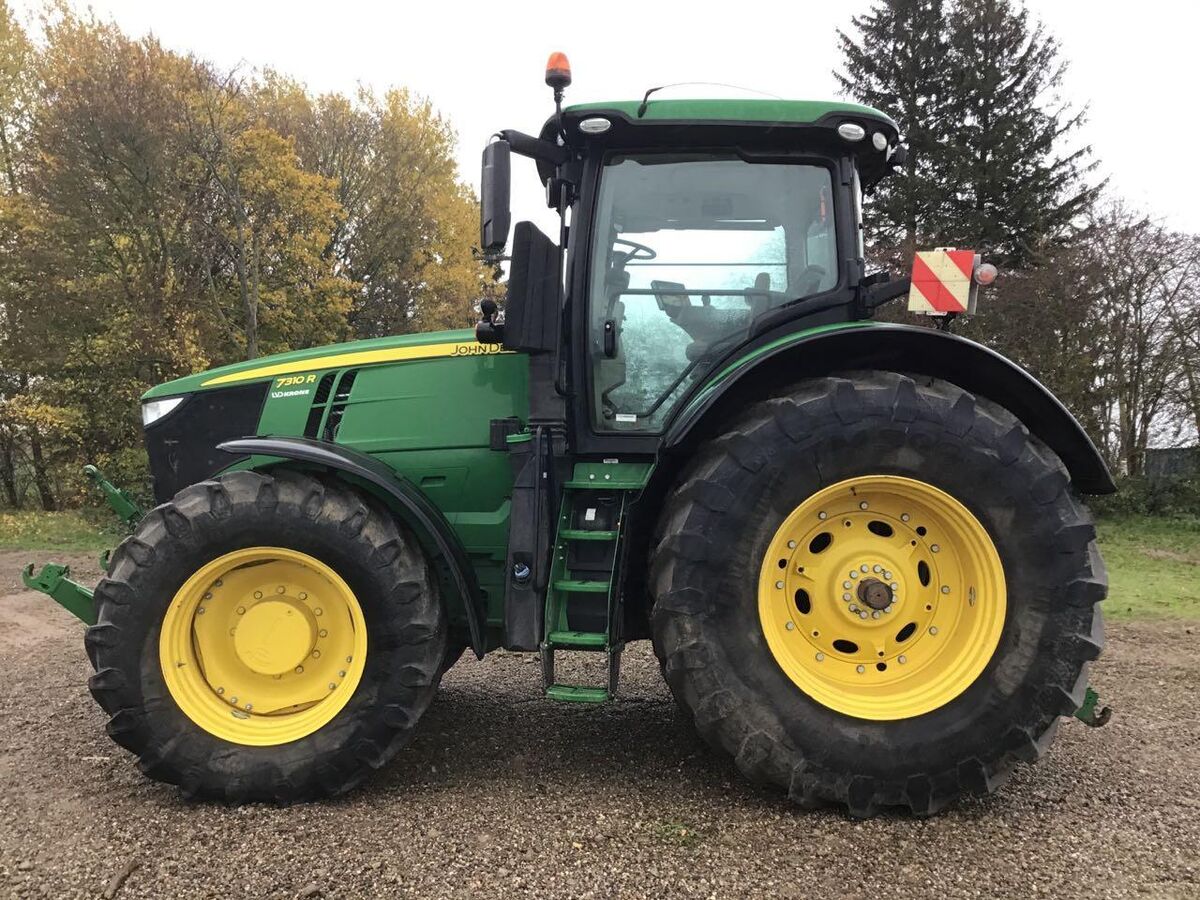 John Deere 7310R 1