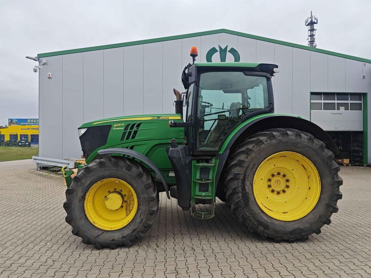 John Deere 6210R 2