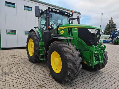 John Deere 6R 215