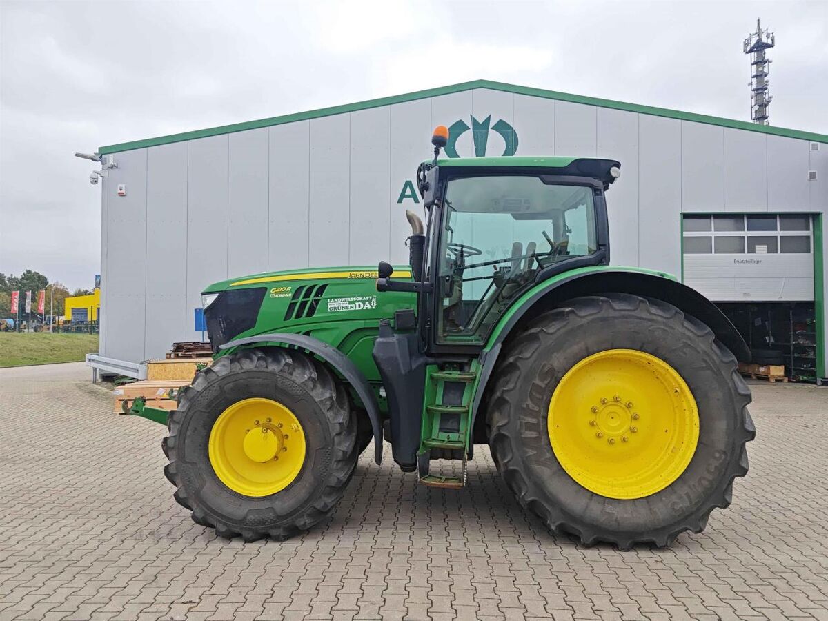John Deere 6210R 2