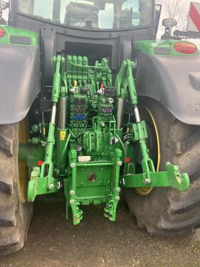 John Deere 6R 250