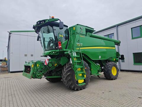 <strong>John Deere T560 Hill</strong><br />