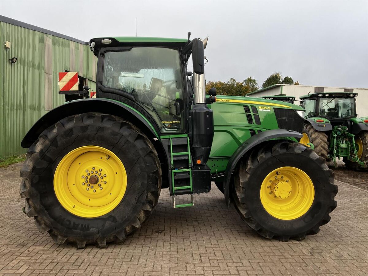 John Deere 6230R 2