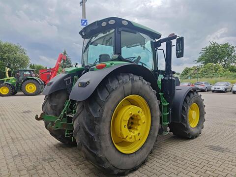 John Deere 6215R