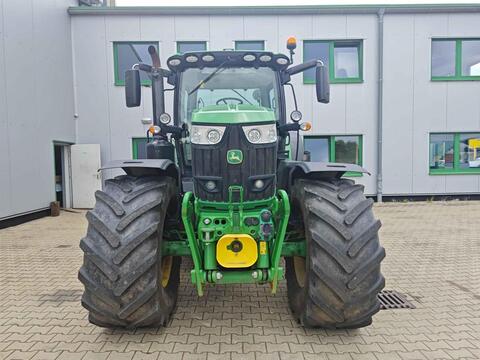 John Deere 6215R