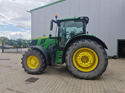 John Deere 6215R