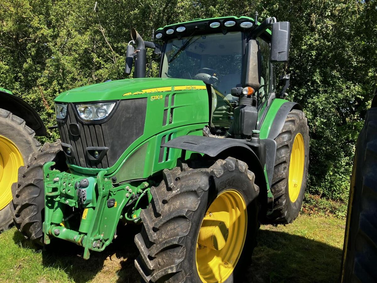 John Deere 6230R 1
