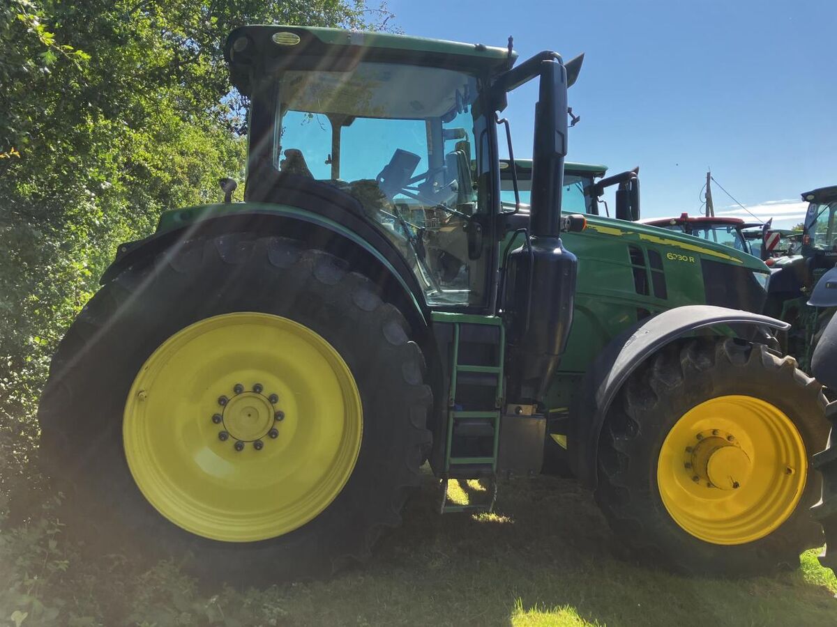 John Deere 6230R 2