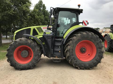 CLAAS Axion 920