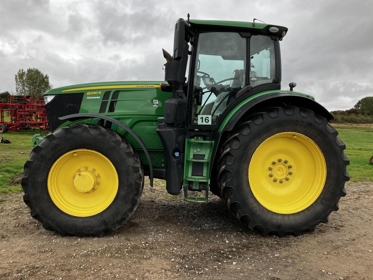 John Deere 6230R 1