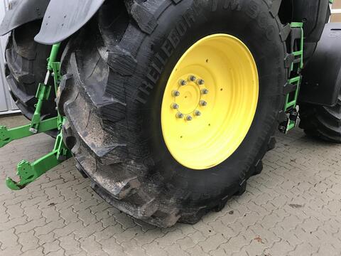 John Deere 6R 250