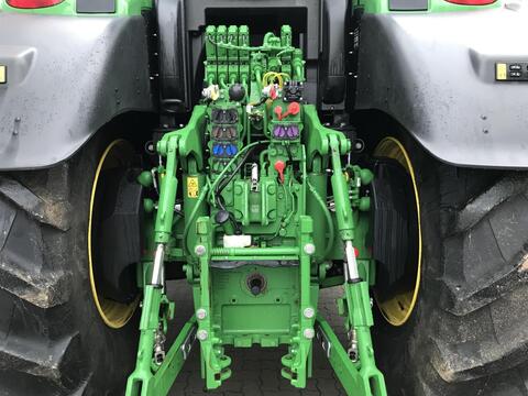 John Deere 6R 250