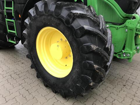 John Deere 6R 250