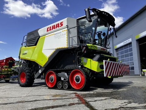 CLAAS TRION 740 TT MIT V 770