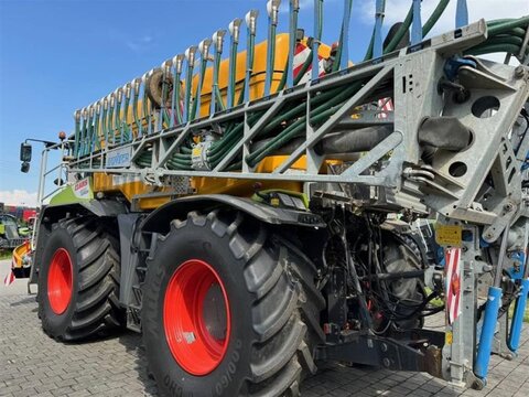 CLAAS XERION 4200 SADDLE TRAC