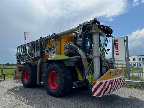 CLAAS XERION 4200 SADDLE TRAC
