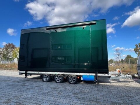 Izabella Wellnessanhänger mit Sauna und Whirlpoo 3