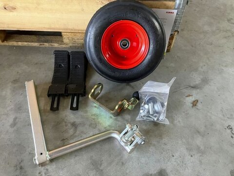 CLAAS TASTRAD VOLTO 900