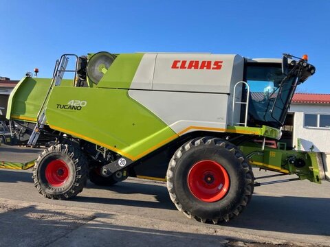 Claas TUCANO 420 + V540 + TW 3