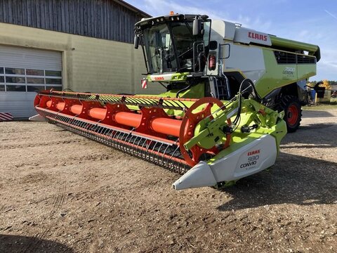 <strong>CLAAS LEXION 7500TT </strong><br />