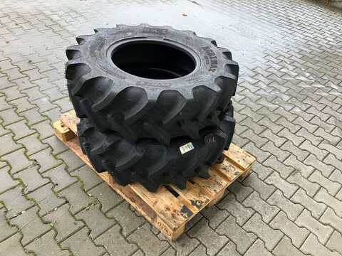 BKT 320 / 85 R20 AgriMax RT 855 2