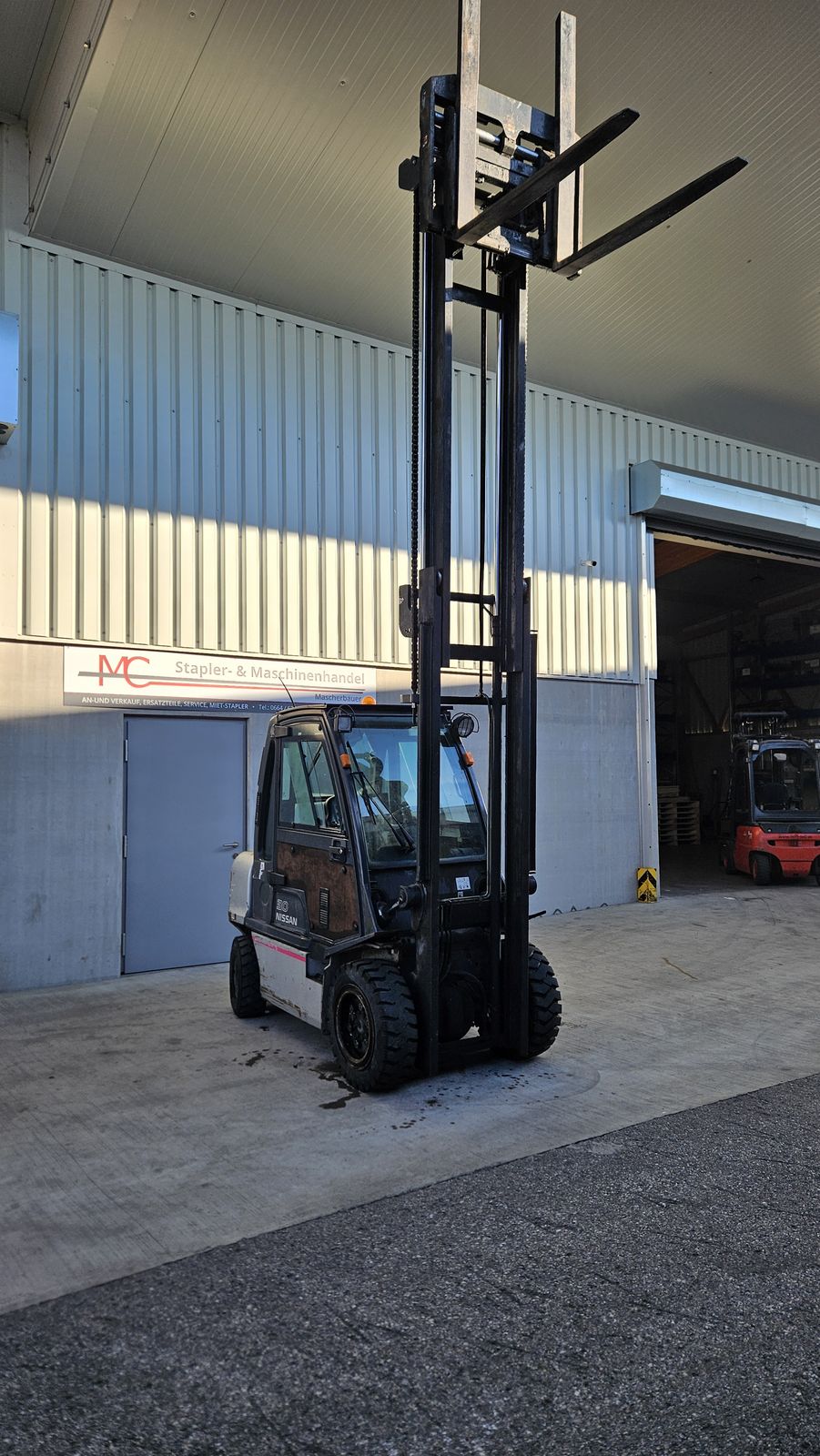 Nissan Hublast 3000kg, Zinkenverstellgerät, Kabine 3