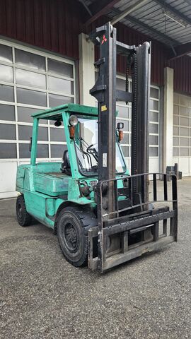 Mitsubishi 4500kg Hublast, 6 Zylinder Motor