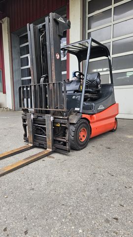 Linde Triplex 4,6m, 2500Kg Hubkraft