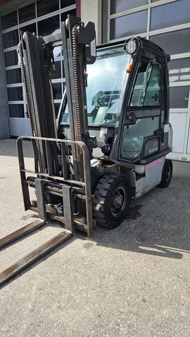 Nissan 2 Tonnen Hubkraft, Kabine