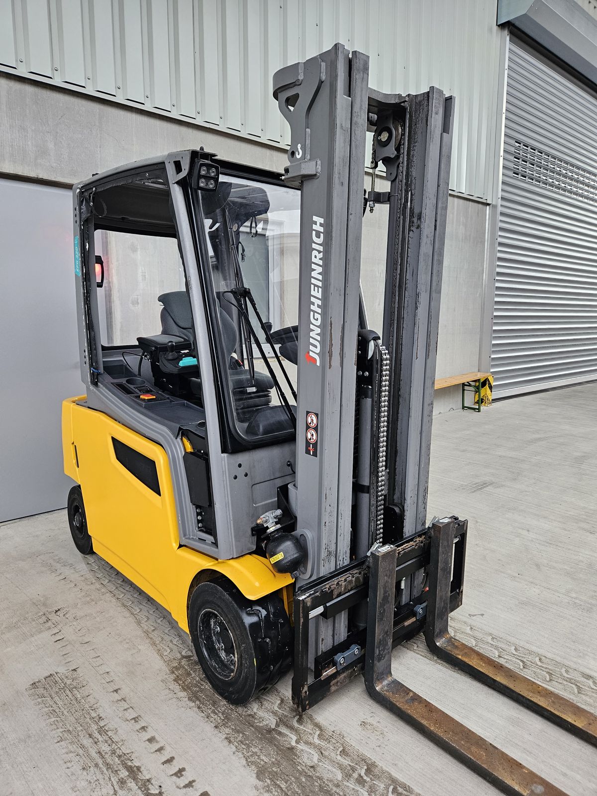 Jungheinrich Triplex 5,5m, 4 Ventil 1