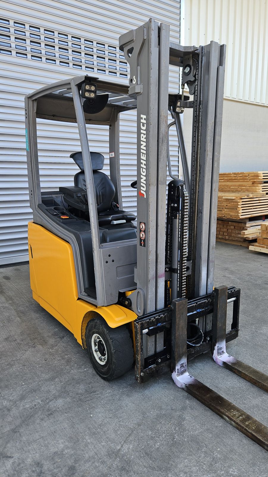 Jungheinrich Triplex 6m, Zinkenverstellgerät 2